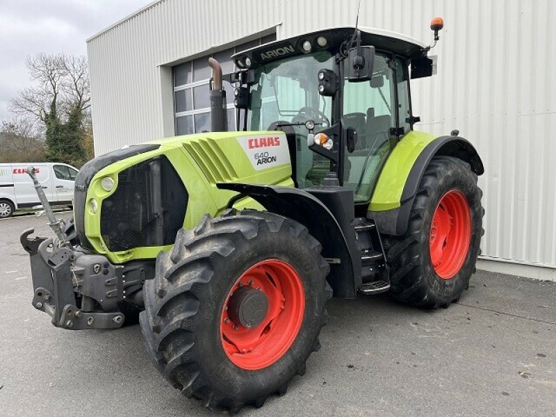 Traktor типа CLAAS ARION 640 T4 CIS, Gebrauchtmaschine в Charnay-lès-macon (Фотография 1)