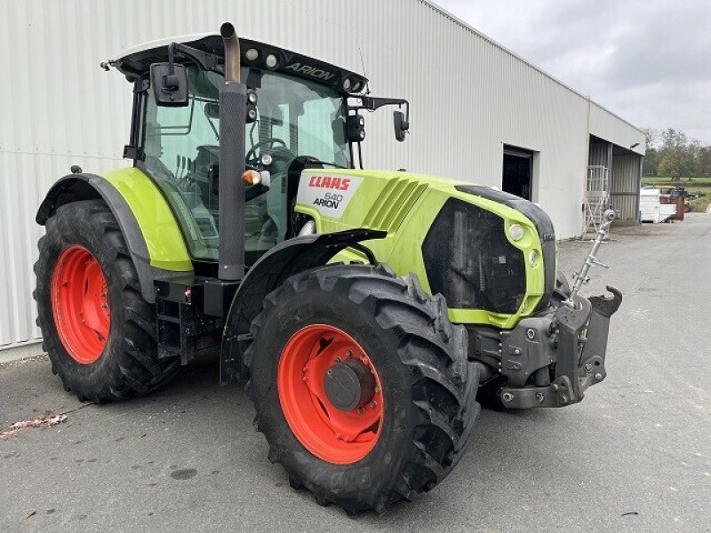 Traktor типа CLAAS ARION 640 T4 CIS, Gebrauchtmaschine в Charnay-lès-macon (Фотография 2)