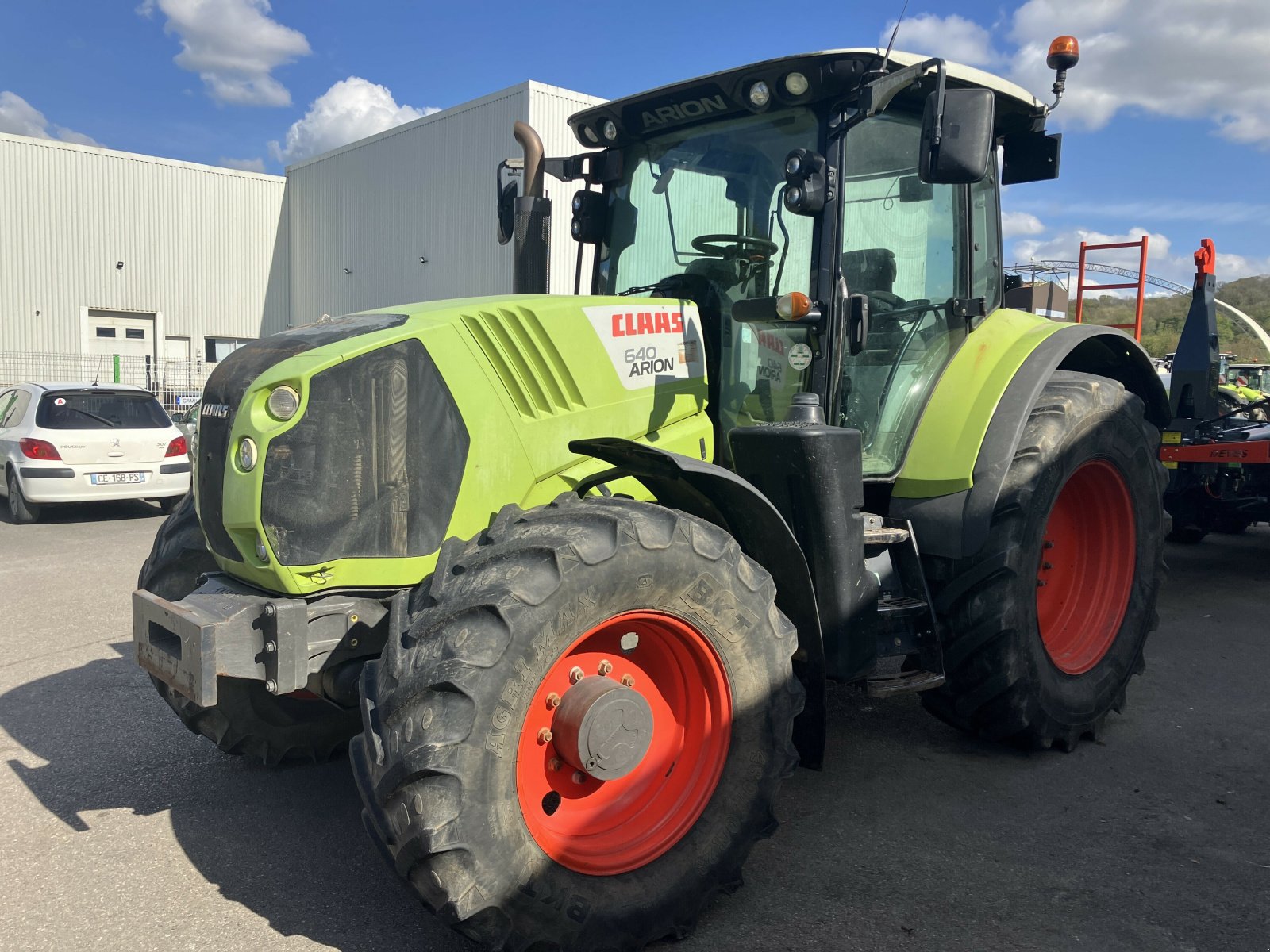 Traktor typu CLAAS ARION 640 T4I CIS, Gebrauchtmaschine v BLENDECQUES (Obrázok 1)