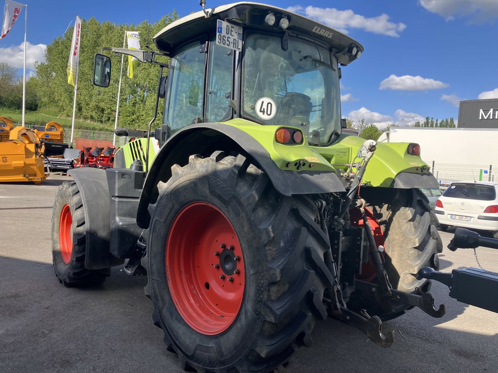 Traktor typu CLAAS ARION 640 T4I CIS, Gebrauchtmaschine v BLENDECQUES (Obrázek 2)