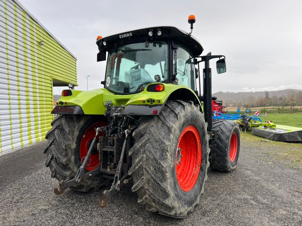 Traktor del tipo CLAAS ARION 640 T4I, Gebrauchtmaschine en Aubiet (Imagen 9)