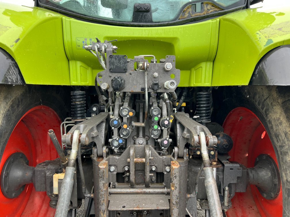 Traktor del tipo CLAAS ARION 640 T4I, Gebrauchtmaschine en Aubiet (Imagen 11)