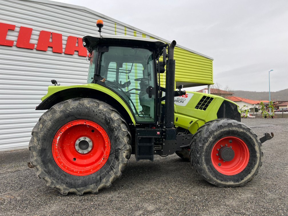 Traktor typu CLAAS ARION 640 T4I, Gebrauchtmaschine w Aubiet (Zdjęcie 10)