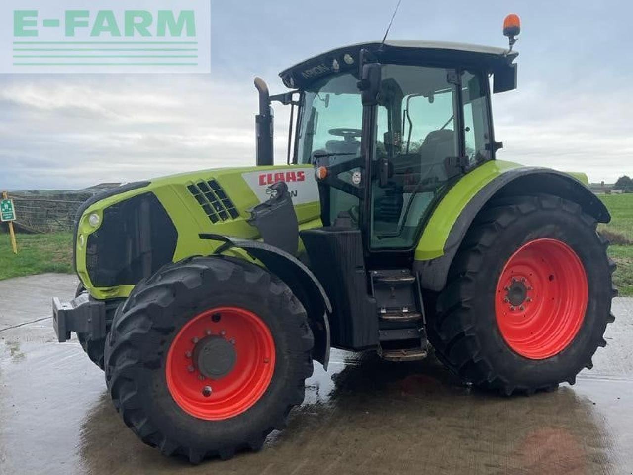 Traktor of the type CLAAS ARION 640, Gebrauchtmaschine in WHAUPHILL, NEWTON STUART (Picture 1)