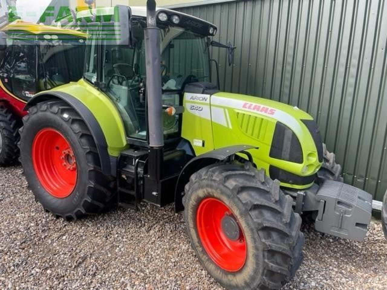 Traktor типа CLAAS ARION 640, Gebrauchtmaschine в CANE END, READING (Фотография 3)