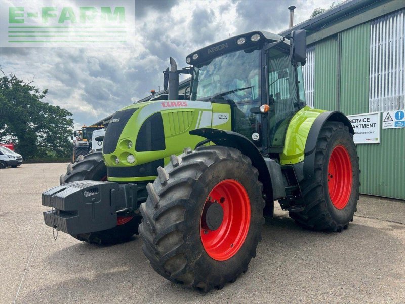 Traktor van het type CLAAS ARION 640, Gebrauchtmaschine in CANE END, READING (Foto 1)