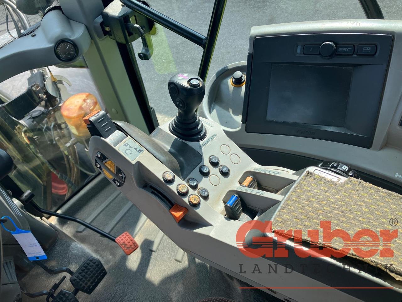 Traktor des Typs CLAAS Arion 640, Gebrauchtmaschine in Ampfing (Bild 15)