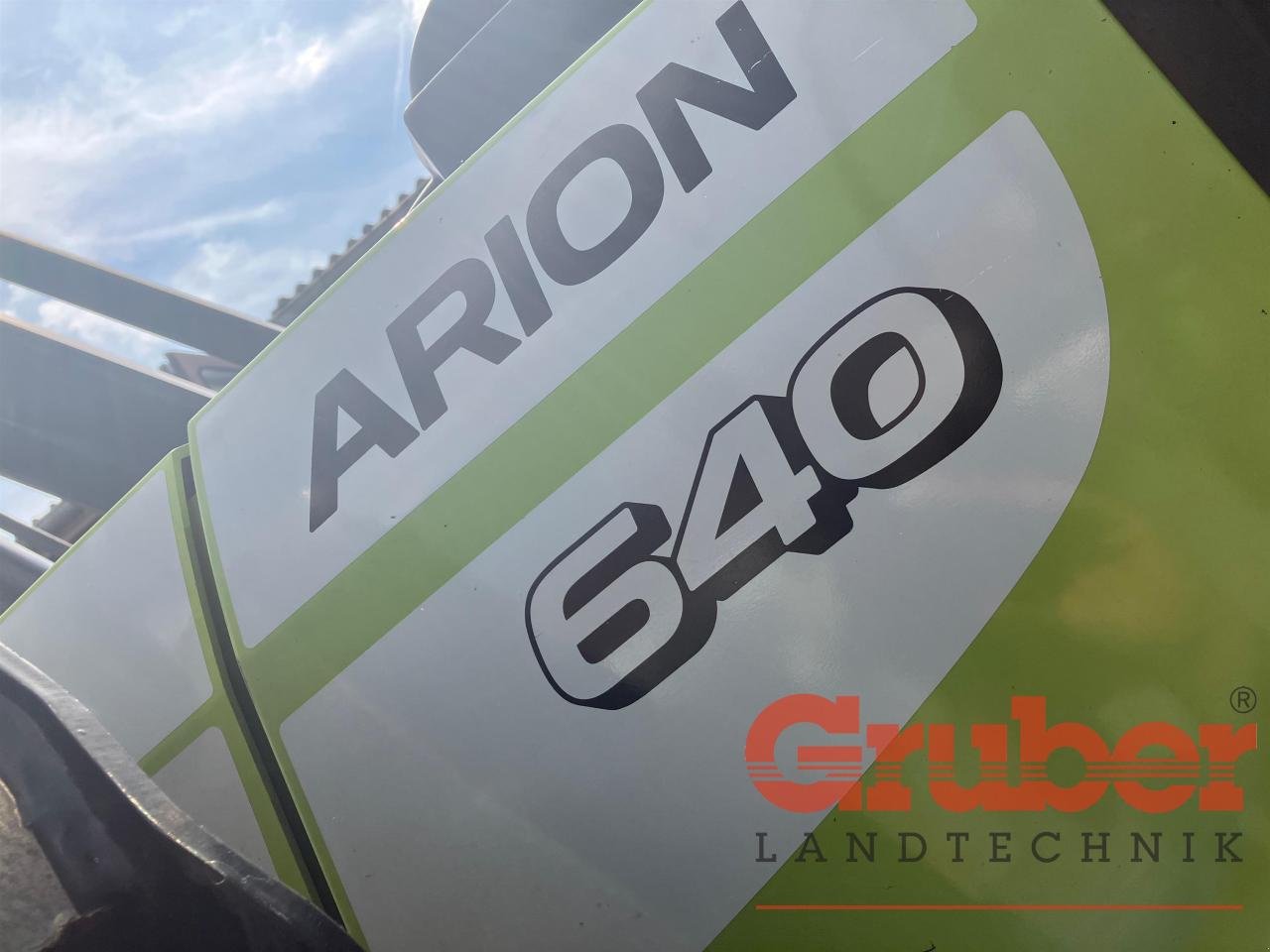 Traktor des Typs CLAAS Arion 640, Gebrauchtmaschine in Ampfing (Bild 16)