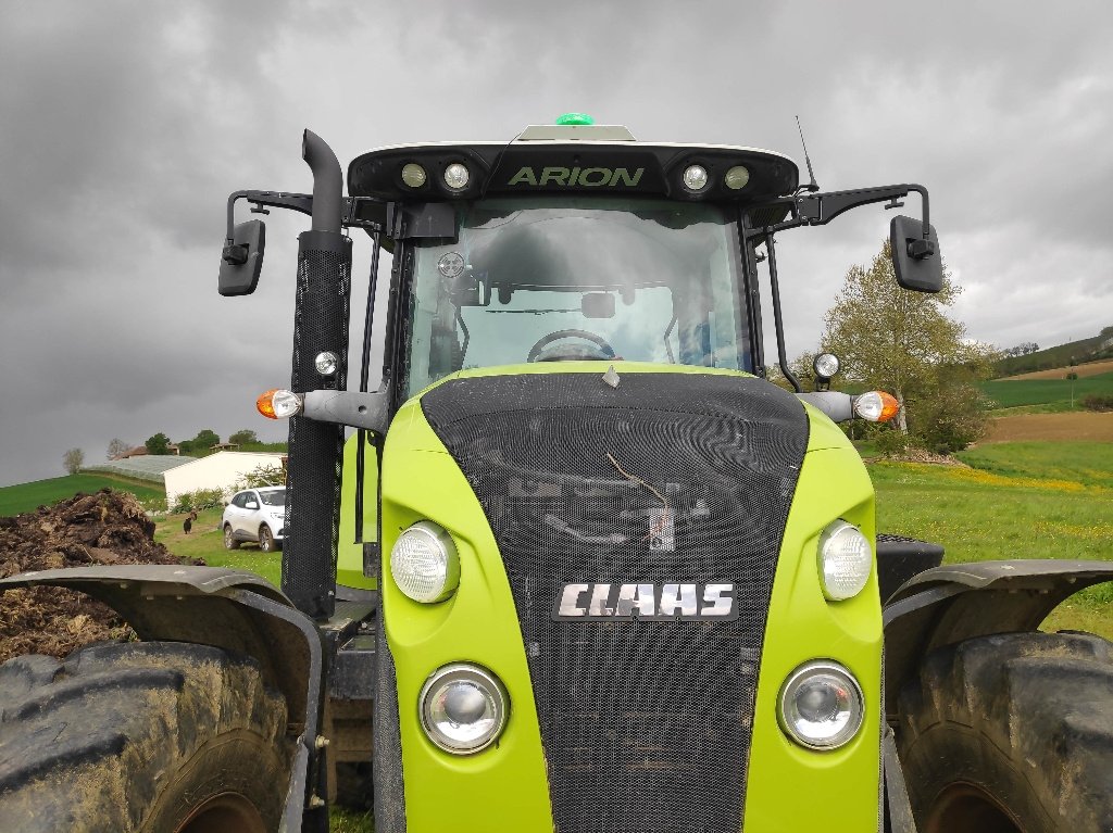 Traktor tip CLAAS ARION 640, Gebrauchtmaschine in MORLHON LE HAUT (Poză 4)