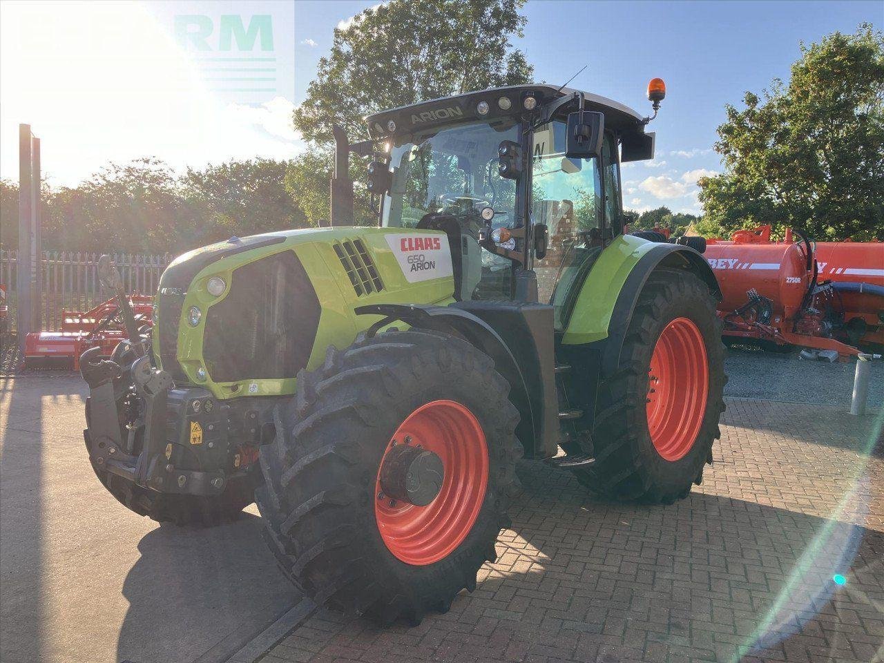 Traktor typu CLAAS ARION 650 CIS +, Gebrauchtmaschine v CIRENCESTER (Obrázek 3)