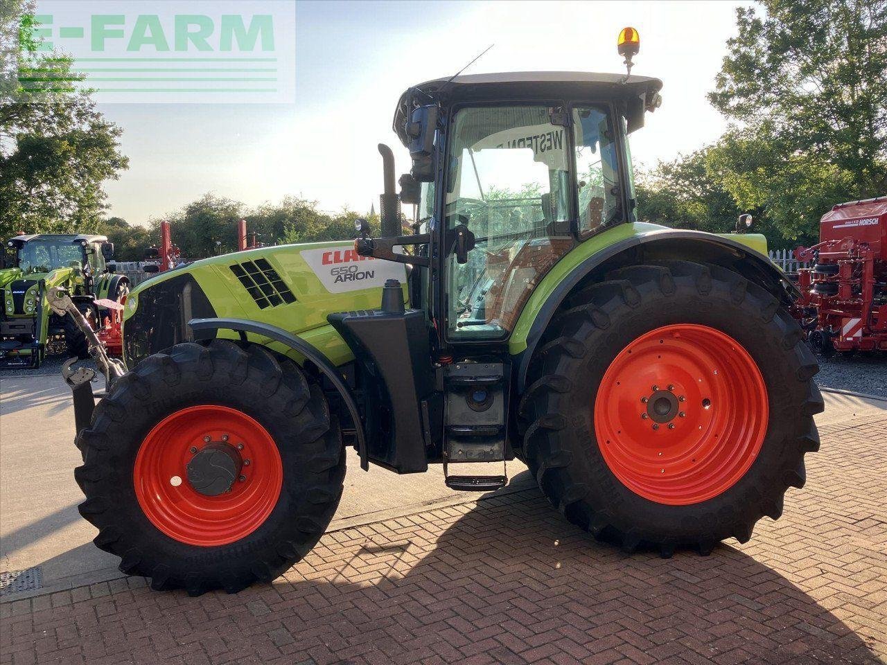 Traktor typu CLAAS ARION 650 CIS +, Gebrauchtmaschine v CIRENCESTER (Obrázek 9)