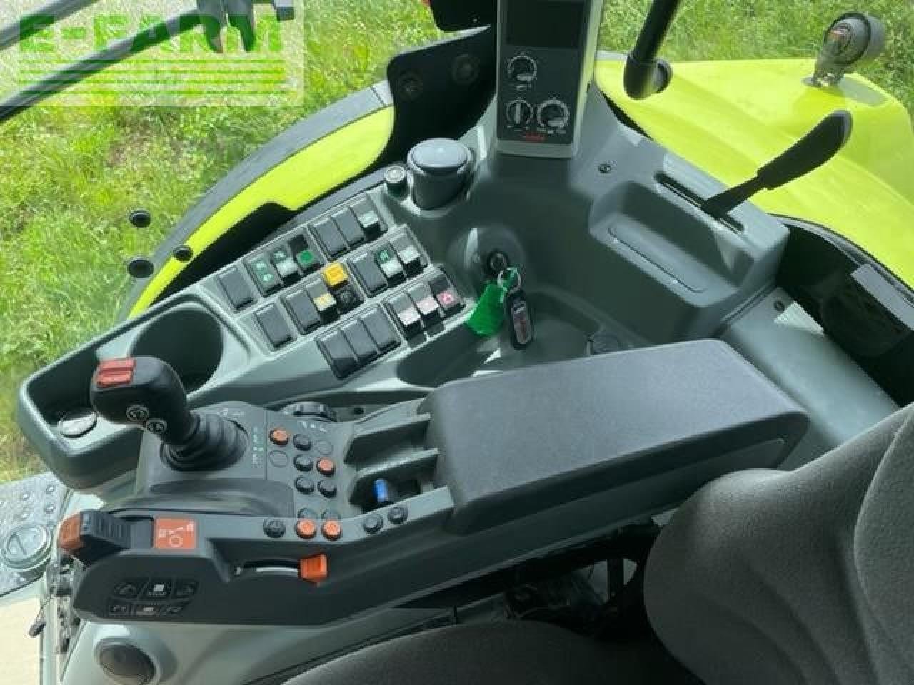 Traktor del tipo CLAAS ARION 650 CIS+ 50K, Gebrauchtmaschine en LUTON (Imagen 12)