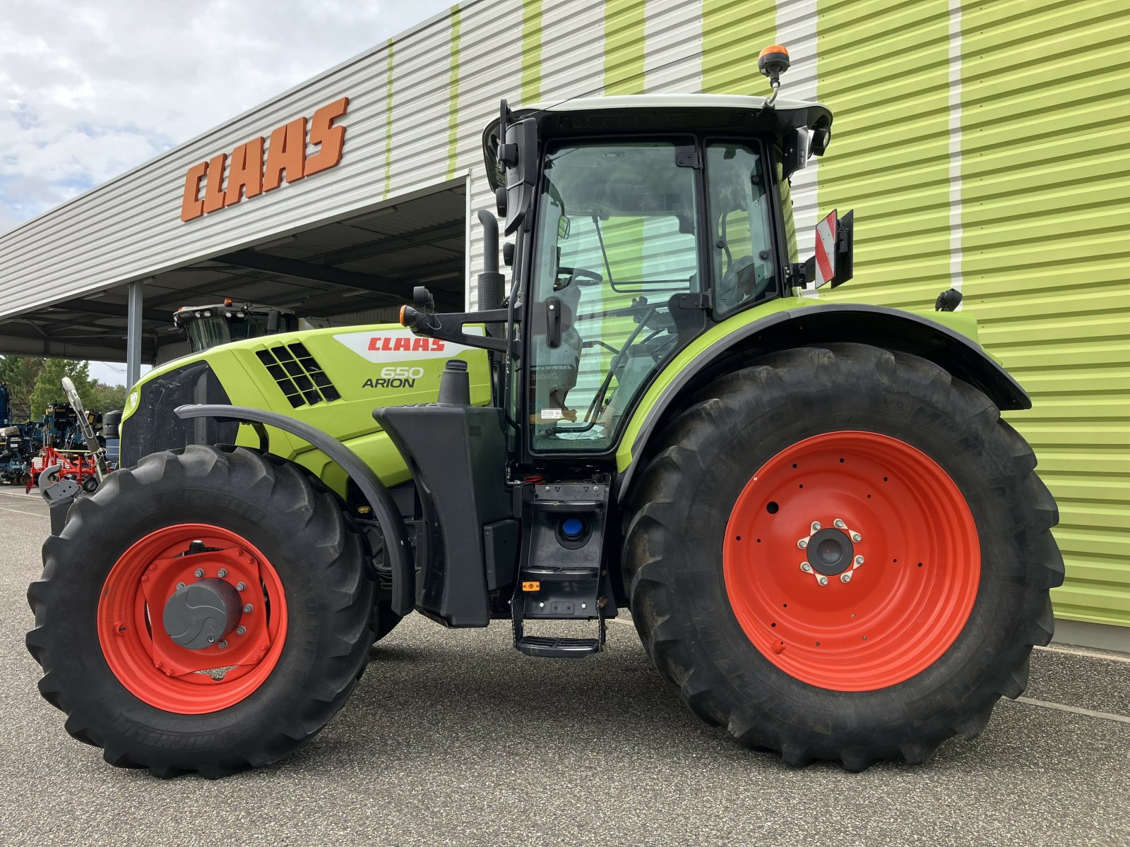 Traktor del tipo CLAAS ARION 650 CIS + HEXASHIFT, Gebrauchtmaschine en ailias (Imagen 2)