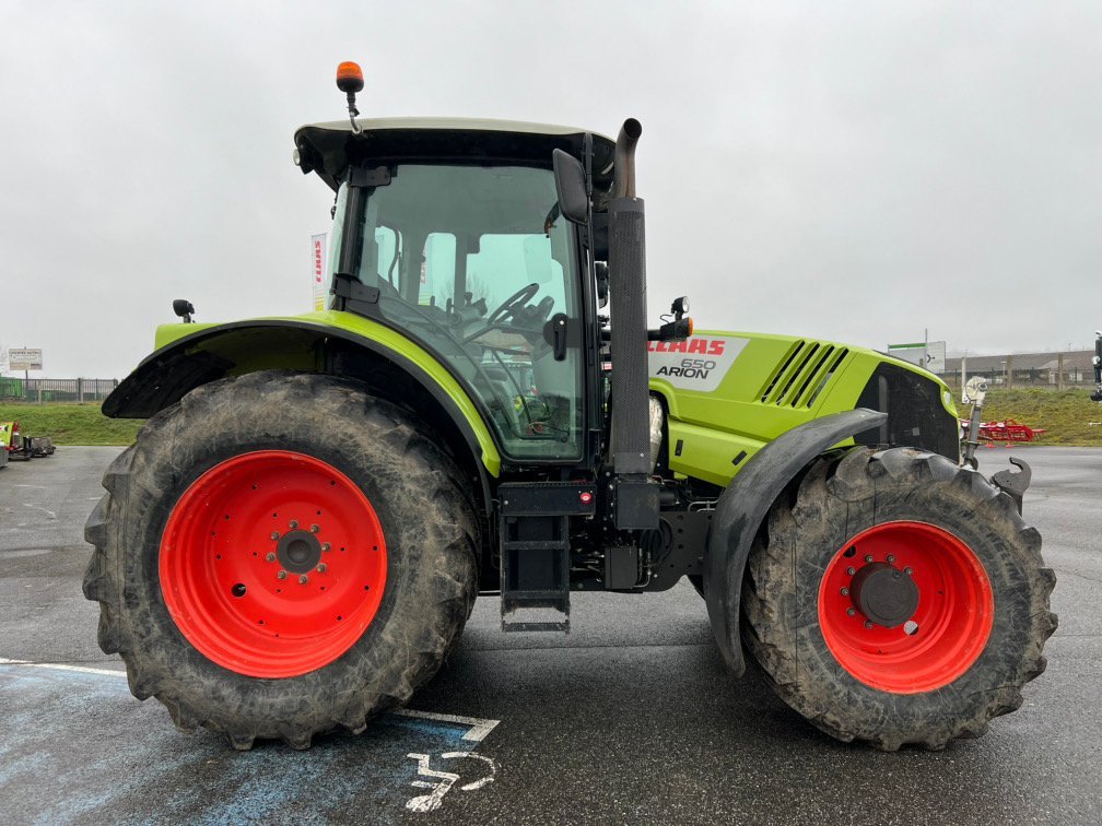 Traktor Türe ait CLAAS ARION 650 CIS T4I, Gebrauchtmaschine içinde SAINT GAUDENS (resim 9)