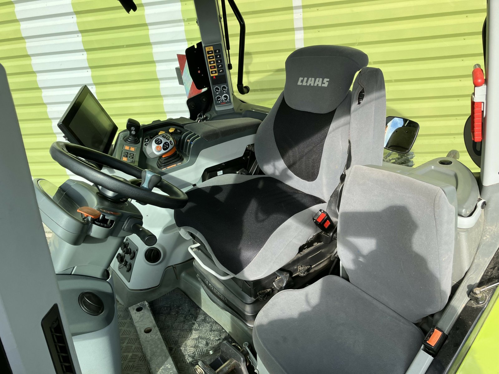 Traktor Türe ait CLAAS ARION 650 CMATIC BUSINESS, Gebrauchtmaschine içinde CANCON (resim 9)