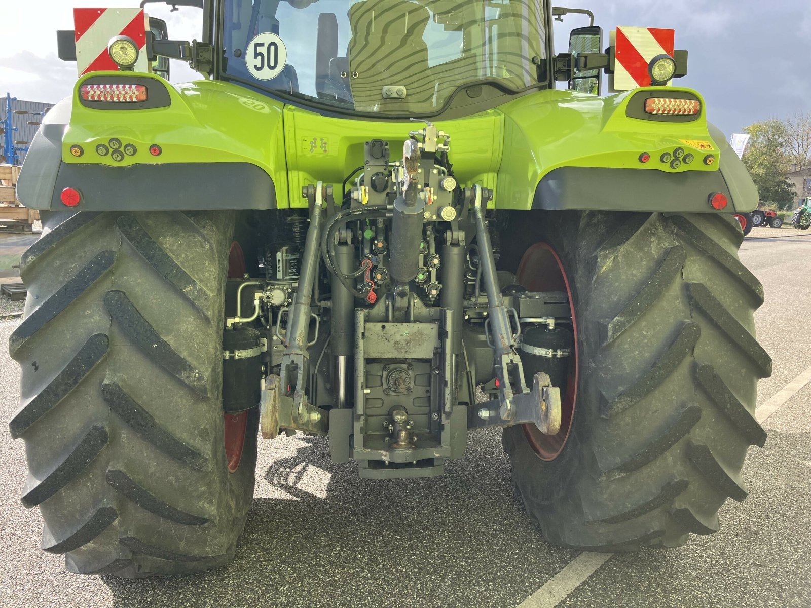 Traktor des Typs CLAAS ARION 650 CMATIC BUSINESS, Gebrauchtmaschine in CANCON (Bild 4)