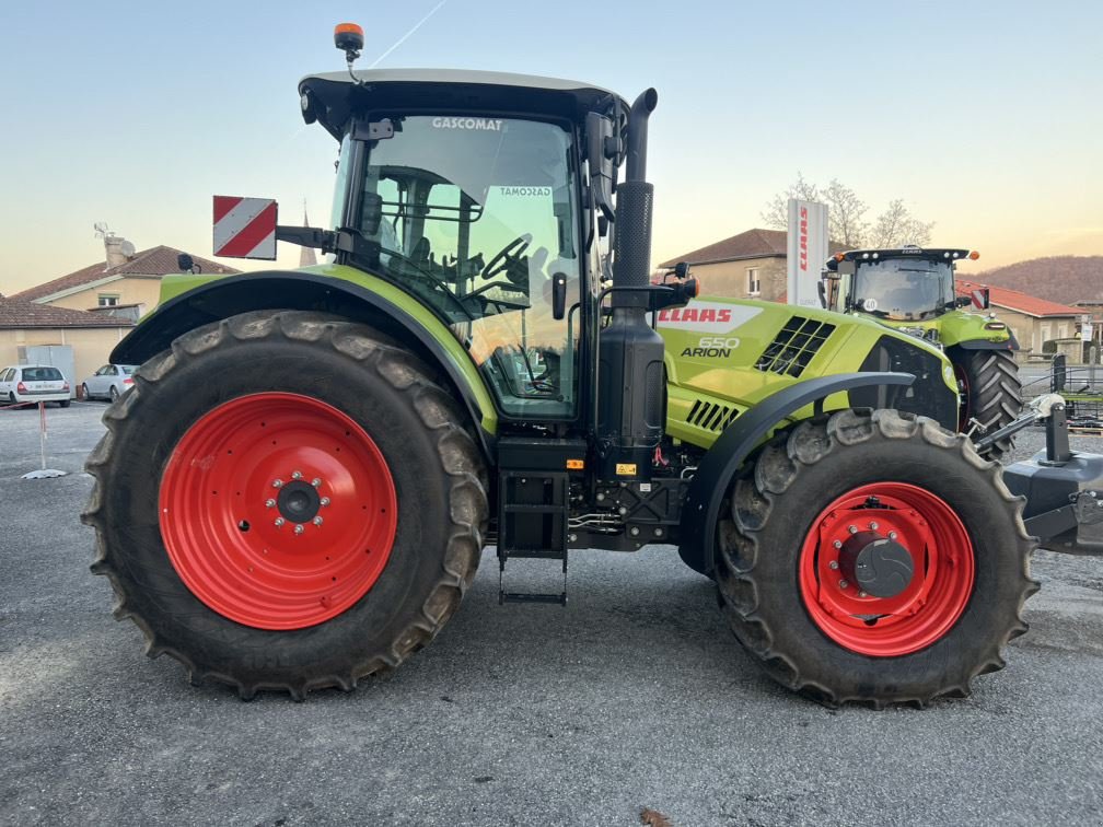 Traktor типа CLAAS ARION 650 HEXA TIER 5, Gebrauchtmaschine в Aubiet (Фотография 4)