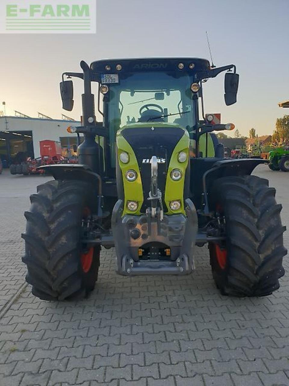 Traktor des Typs CLAAS arion 650 hexashift, Gebrauchtmaschine in NEUENDORF AM SPECK (Bild 3)