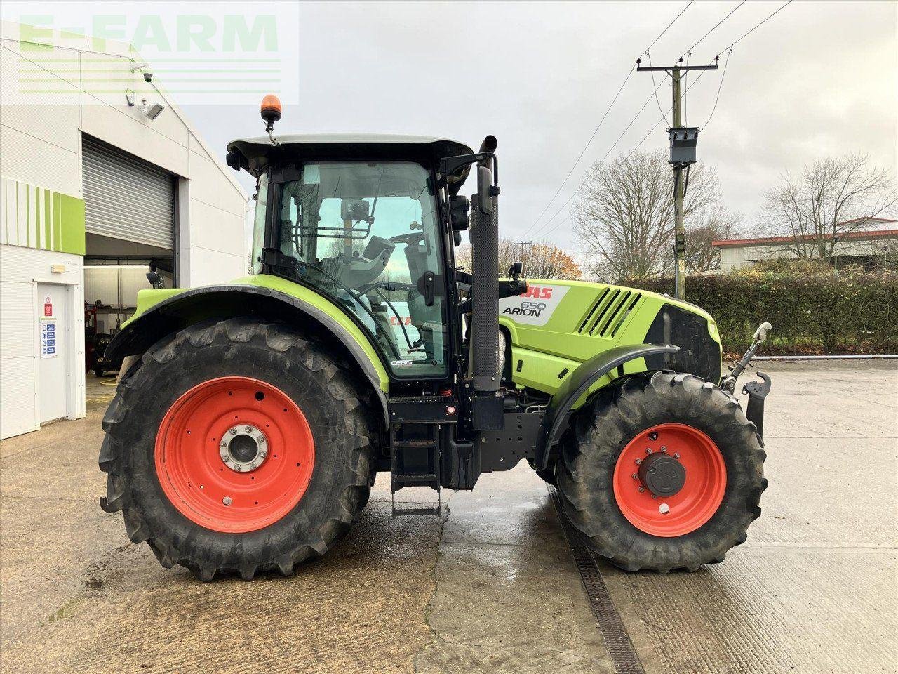 Traktor of the type CLAAS ARION 650 HEXASHIFT, Gebrauchtmaschine in SUFFOLK (Picture 4)