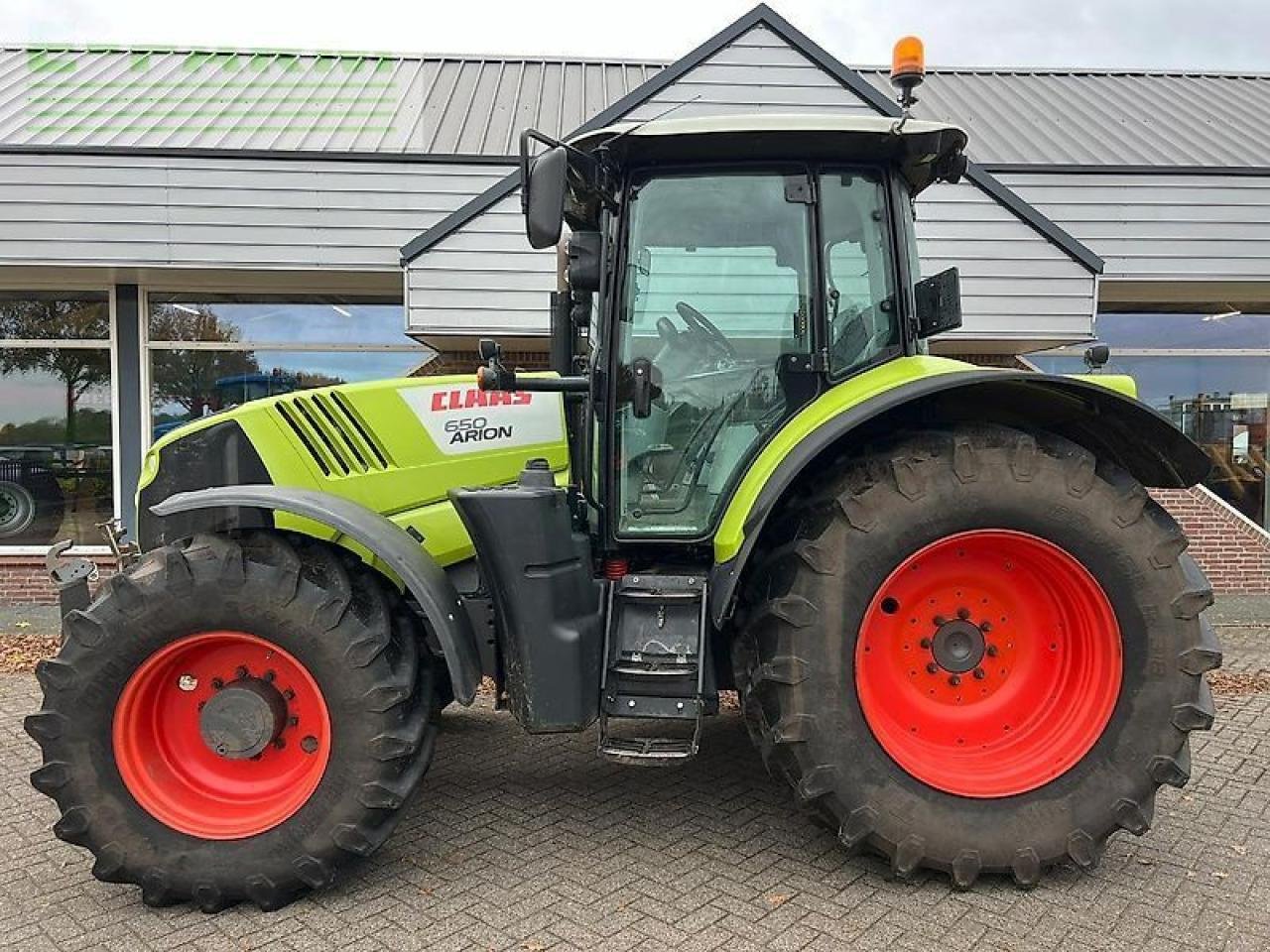 Traktor типа CLAAS arion 650, Gebrauchtmaschine в ag BROEKLAND (Фотография 2)