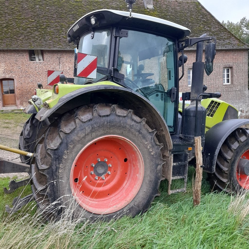 Traktor του τύπου CLAAS ARION 650, Gebrauchtmaschine σε Neufchâtel-en-Bray (Φωτογραφία 3)