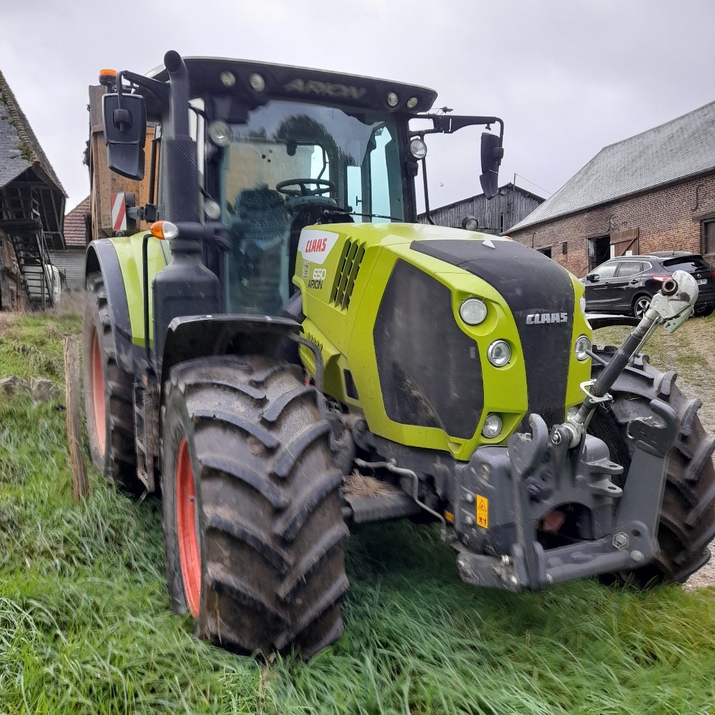 Traktor του τύπου CLAAS ARION 650, Gebrauchtmaschine σε Neufchâtel-en-Bray (Φωτογραφία 2)