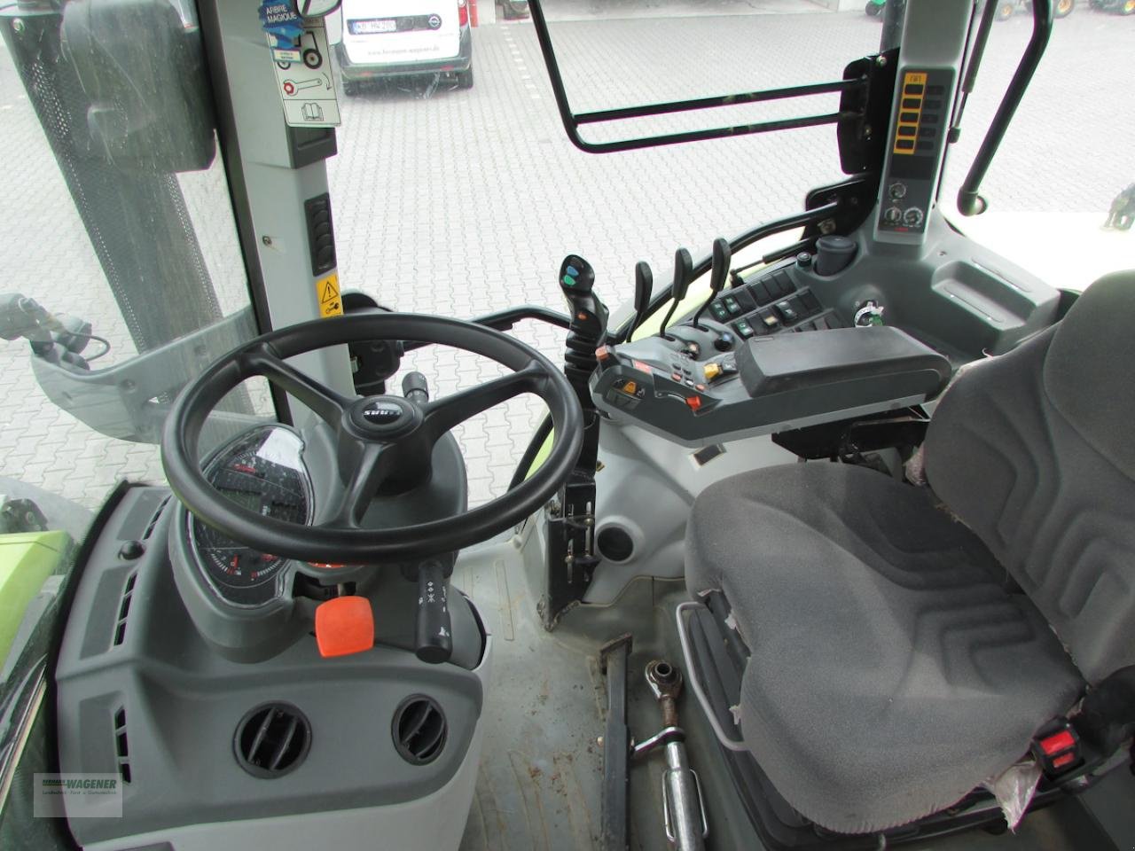 Traktor del tipo CLAAS Arion 650, Gebrauchtmaschine en Bad Wildungen - Wega (Imagen 3)