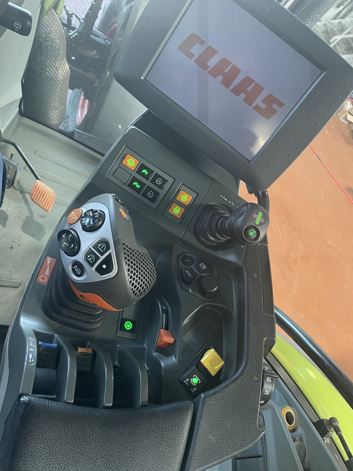 Traktor tip CLAAS Arion 650, Gebrauchtmaschine in Gadenstedt (Poză 9)