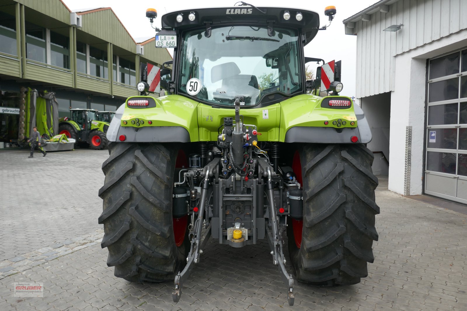 Traktor des Typs CLAAS Arion 660 CM, Gebrauchtmaschine in Dorfen (Bild 4)