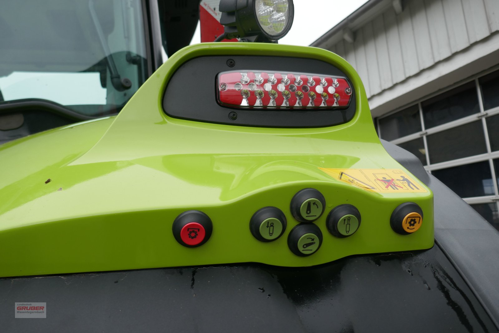 Traktor of the type CLAAS Arion 660 CM, Gebrauchtmaschine in Dorfen (Picture 7)