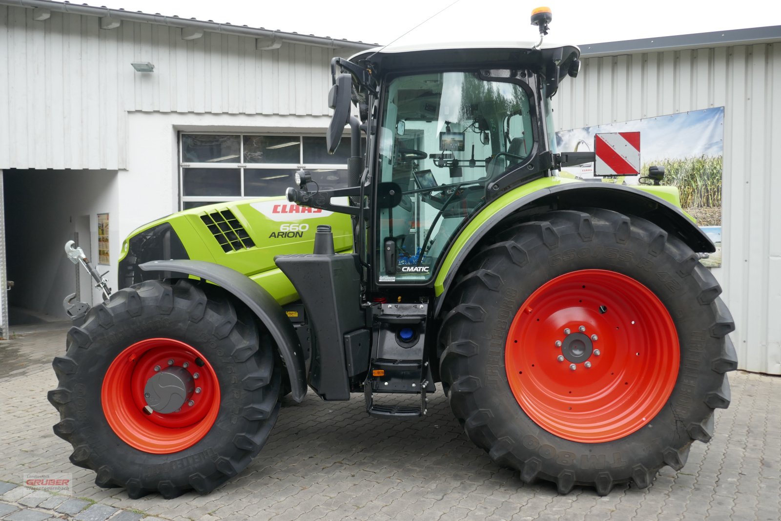 Traktor des Typs CLAAS Arion 660 CM, Gebrauchtmaschine in Dorfen (Bild 8)