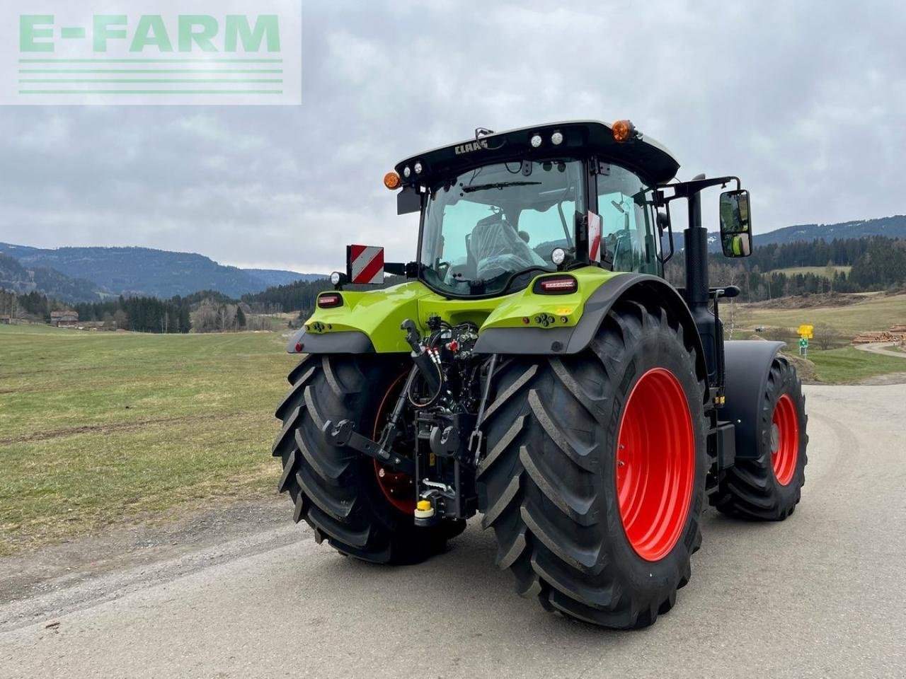 Traktor van het type CLAAS arion 660 cmatic cebis CMATIC CEBIS, Gebrauchtmaschine in MÜHLEN (Foto 5)