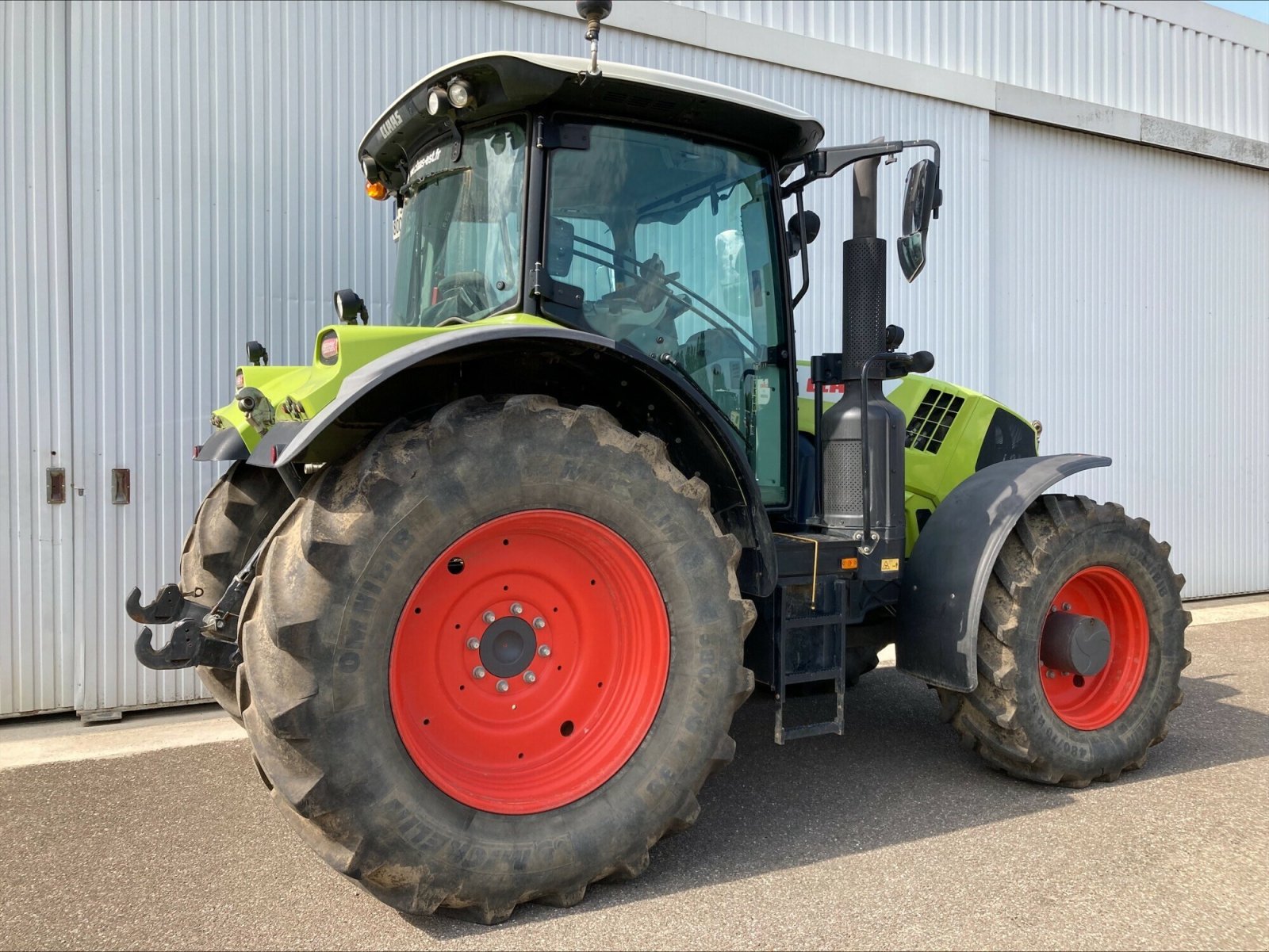 Traktor a típus CLAAS ARION 660 CMATIC CEBIS, Gebrauchtmaschine ekkor: CHEMINOT (Kép 4)