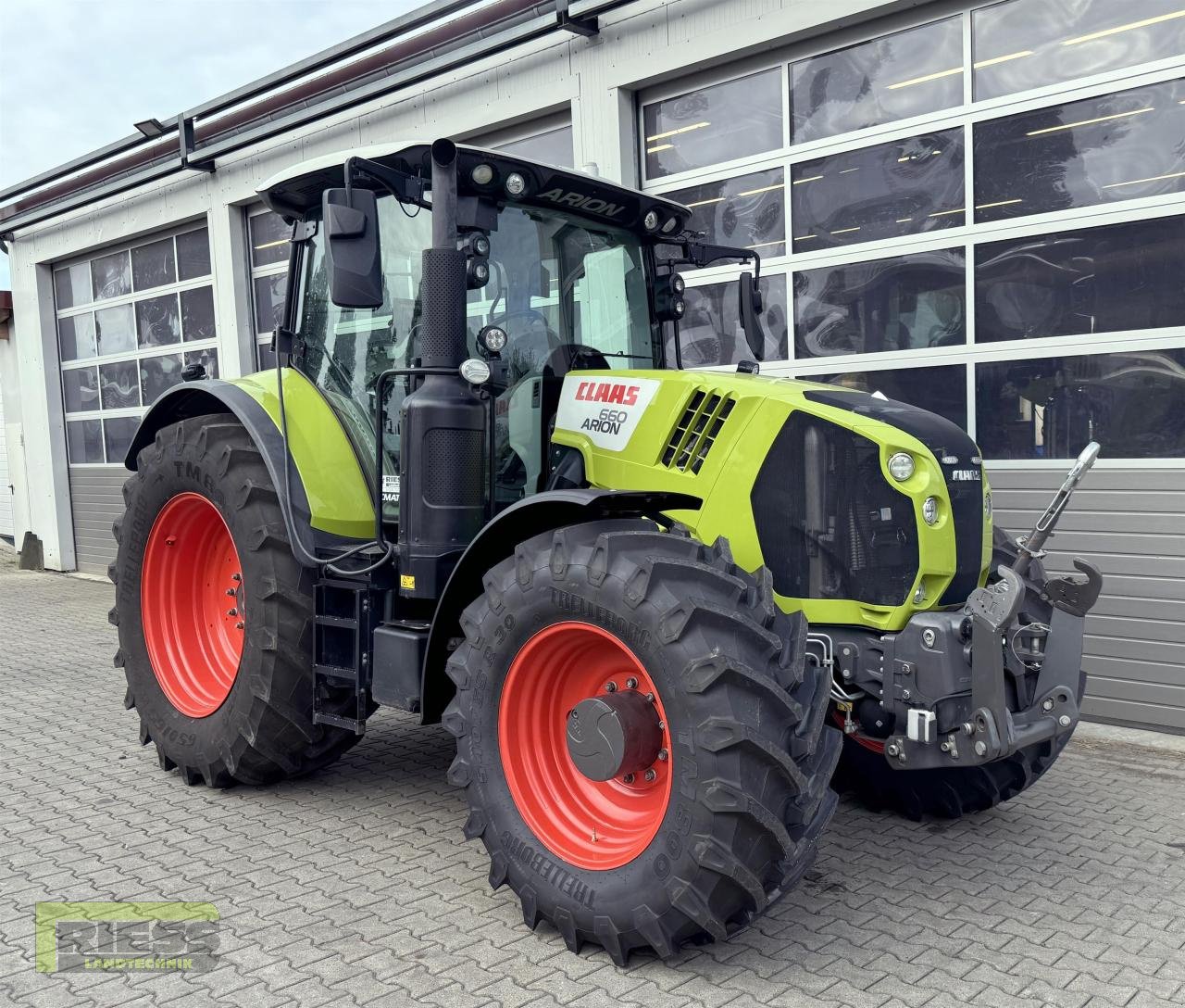 Traktor des Typs CLAAS ARION 660 CMATIC CEBIS, Gebrauchtmaschine in Homberg (Ohm) - Maulbach (Bild 2)