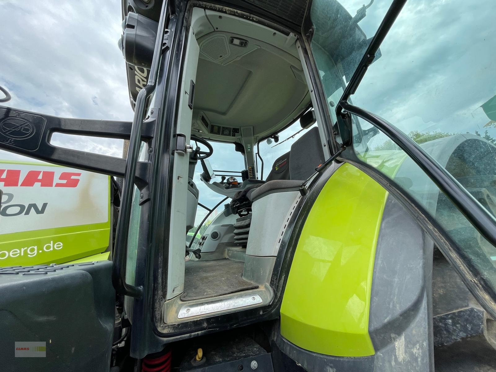 Traktor del tipo CLAAS ARION 660 CMATIC CEBIS, Gebrauchtmaschine In Langenau (Immagine 10)