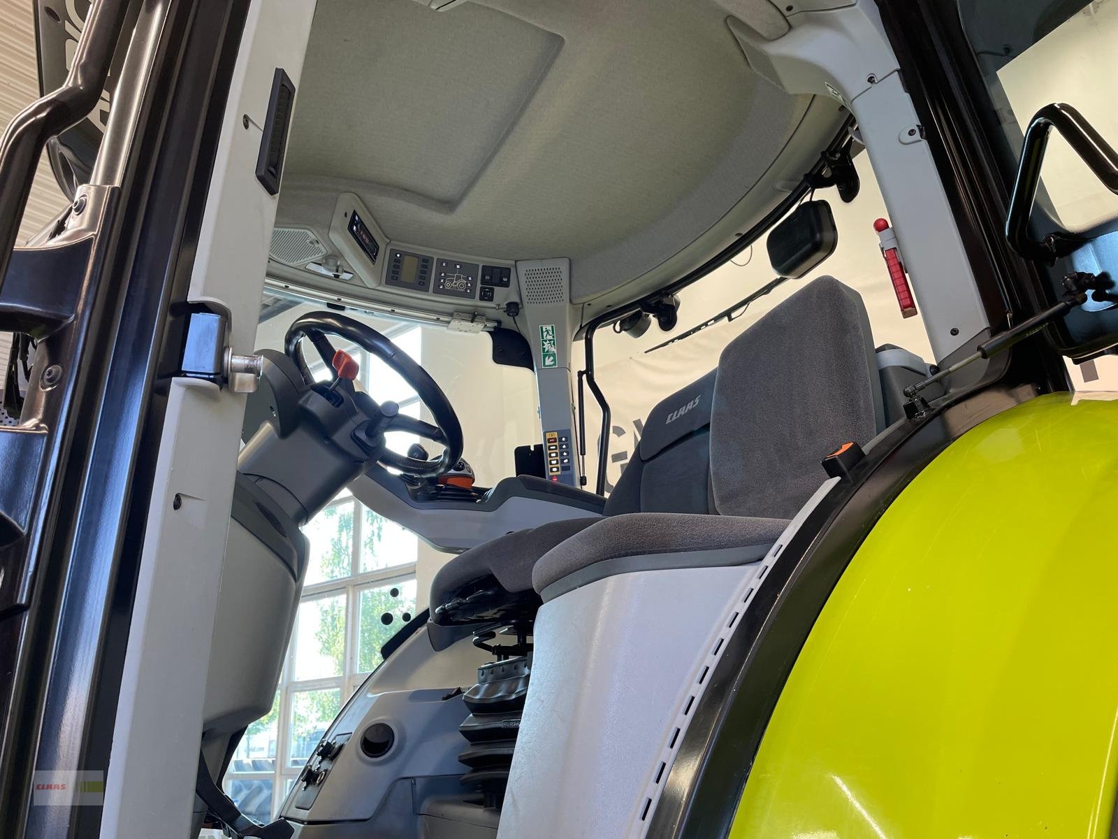 Traktor del tipo CLAAS ARION 660 CMATIC CEBIS, Gebrauchtmaschine en Langenau (Imagen 8)