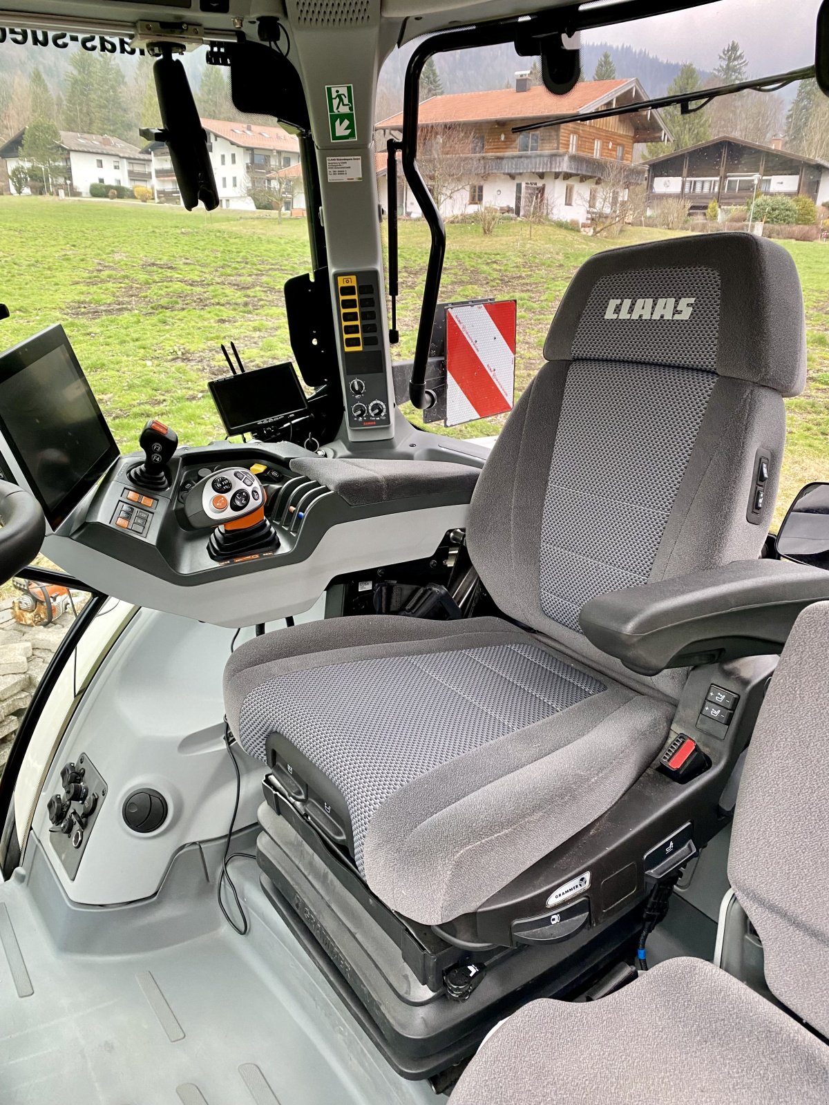 Traktor типа CLAAS ARION 660 CMATIC CEBIS, Gebrauchtmaschine в Grassau (Фотография 5)