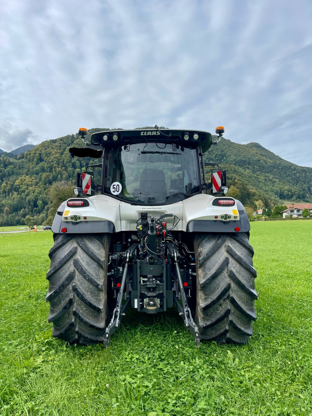 Traktor of the type CLAAS ARION 660 CMATIC CEBIS, Gebrauchtmaschine in Grassau (Picture 8)