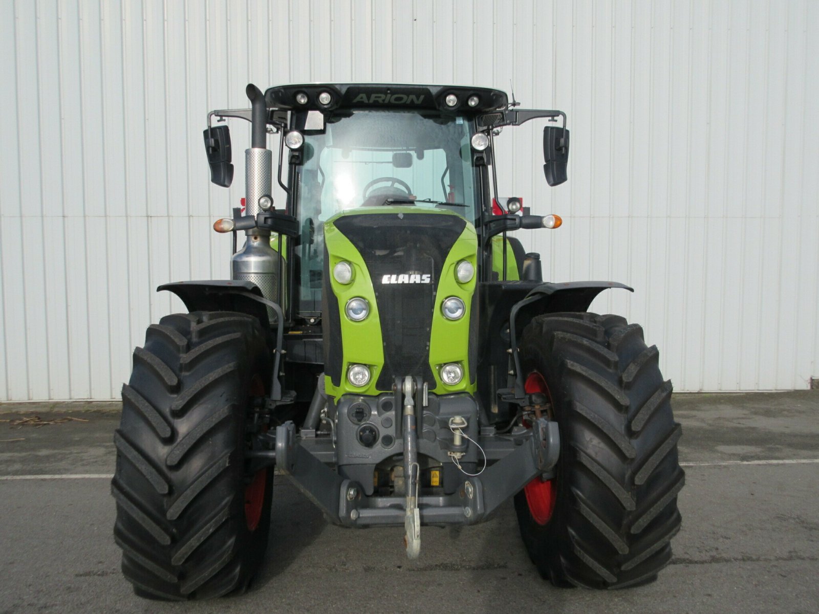 Traktor of the type CLAAS ARION 660 CMATIC CONCEPT, Gebrauchtmaschine in PLOUIGNEAU (Picture 5)