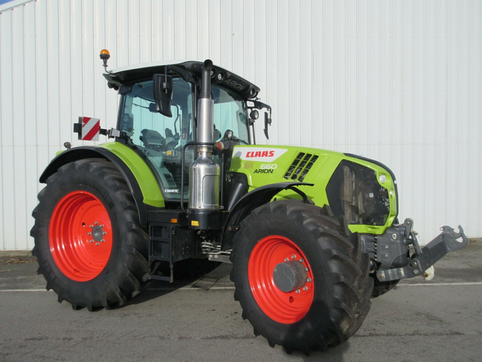 Traktor del tipo CLAAS ARION 660 CMATIC CONCEPT, Gebrauchtmaschine en PLOUIGNEAU (Imagen 2)