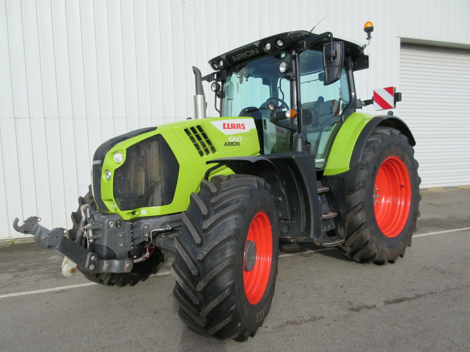 Traktor typu CLAAS ARION 660 CMATIC CONCEPT, Gebrauchtmaschine v PLOUIGNEAU (Obrázek 1)