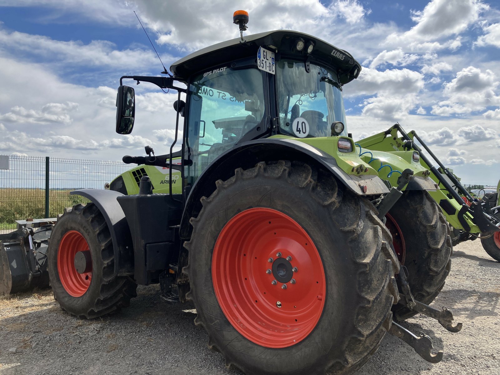 Traktor tip CLAAS ARION 660 CMATIC - STAGE V, Gebrauchtmaschine in BEAUVOIS (Poză 2)