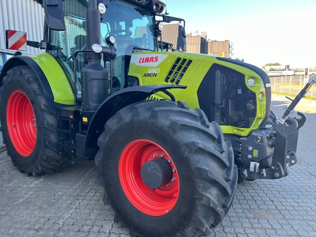 Traktor of the type CLAAS Arion 660 CMATIC, Gebrauchtmaschine in Ringe (Picture 2)