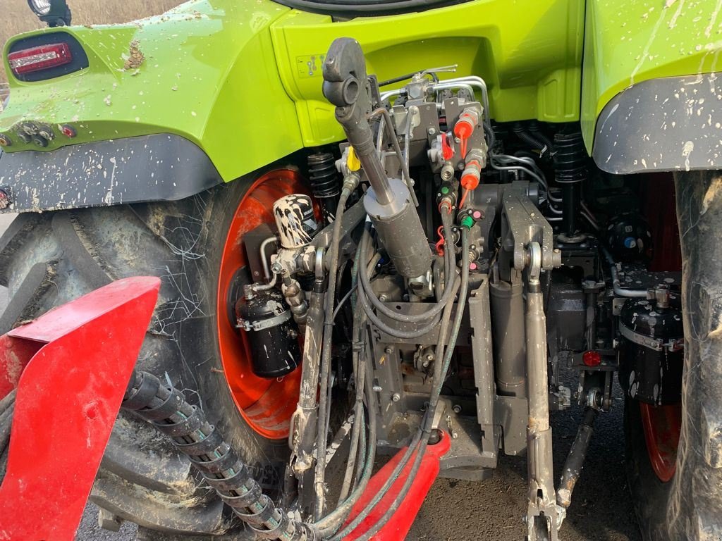 Traktor del tipo CLAAS ARION 660 CMATIC, Gebrauchtmaschine In Aubiet (Immagine 5)