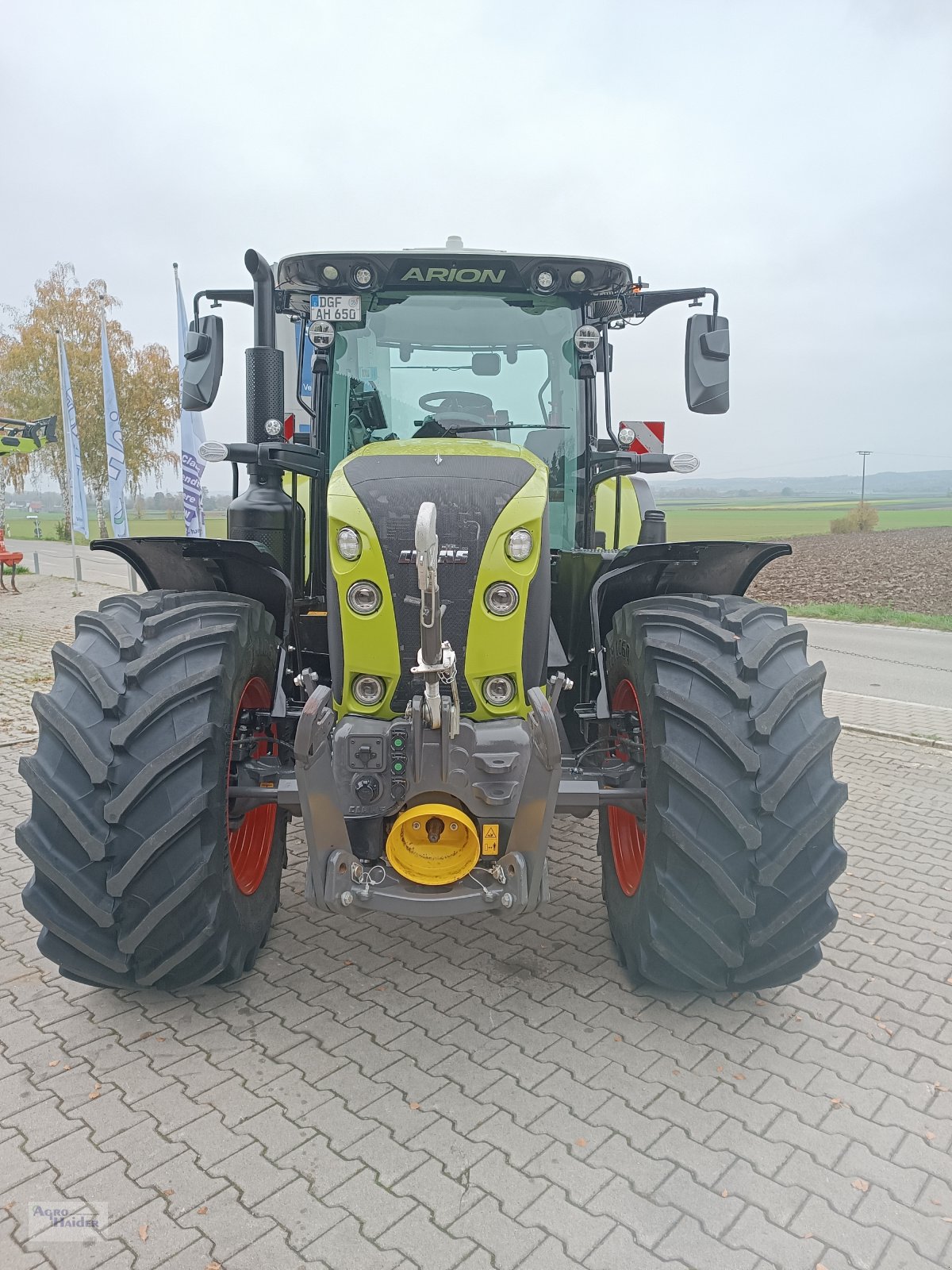 Traktor van het type CLAAS Arion 660 CMATIC, Gebrauchtmaschine in Moosthenning (Foto 2)