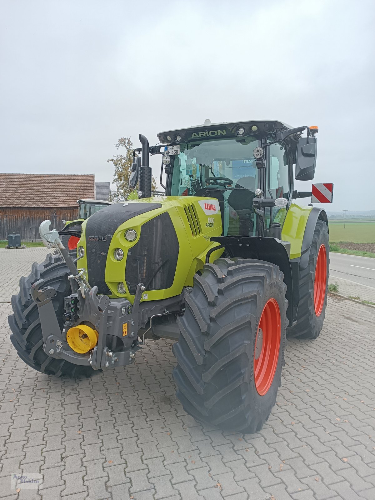 Traktor van het type CLAAS Arion 660 CMATIC, Gebrauchtmaschine in Moosthenning (Foto 3)