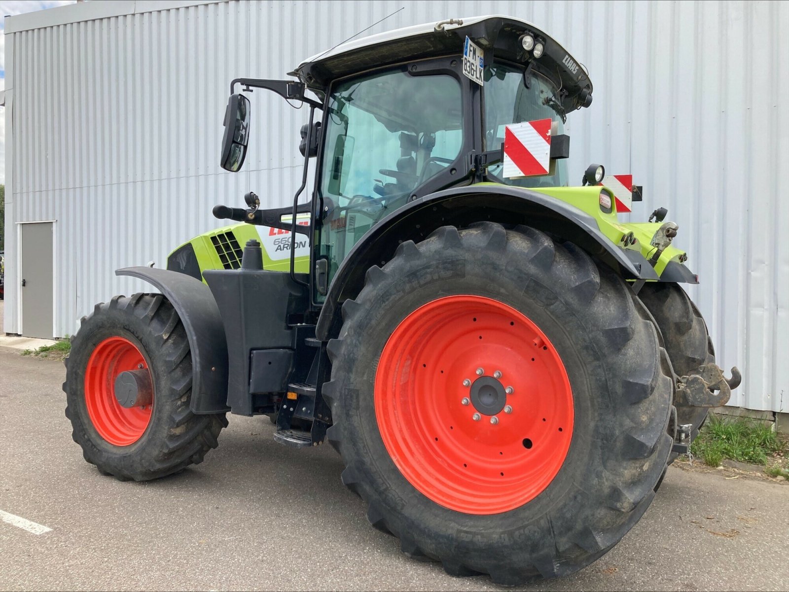 Traktor del tipo CLAAS ARION 660 CMATIC, Gebrauchtmaschine en CHEMINOT (Imagen 3)