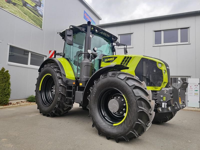 Traktor of the type CLAAS ARION 660 ST5 CMATIC  CEBIS CL, Neumaschine in Hof (Picture 1)