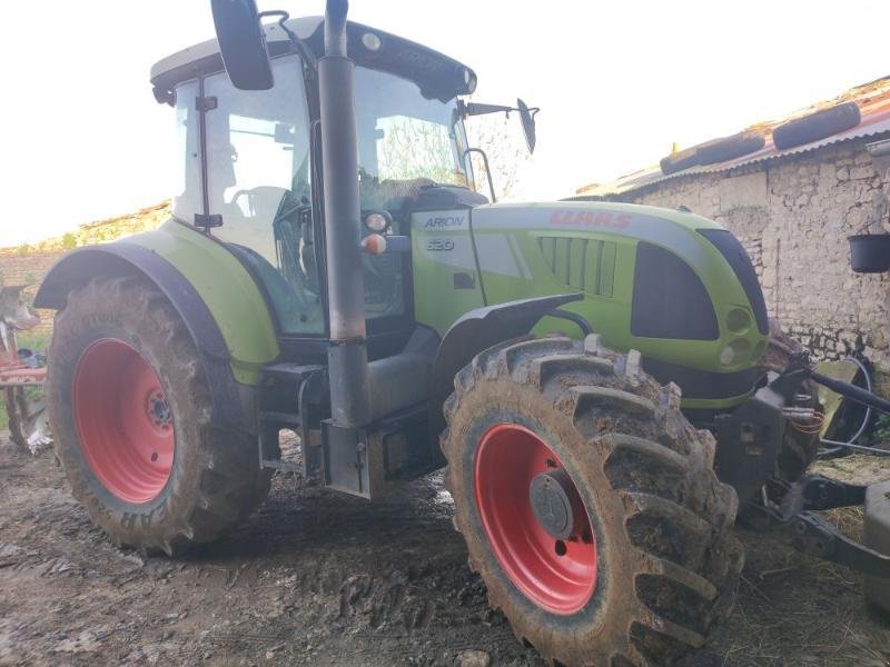 Traktor typu CLAAS ARION620, Gebrauchtmaschine v ANTIGNY (Obrázok 1)