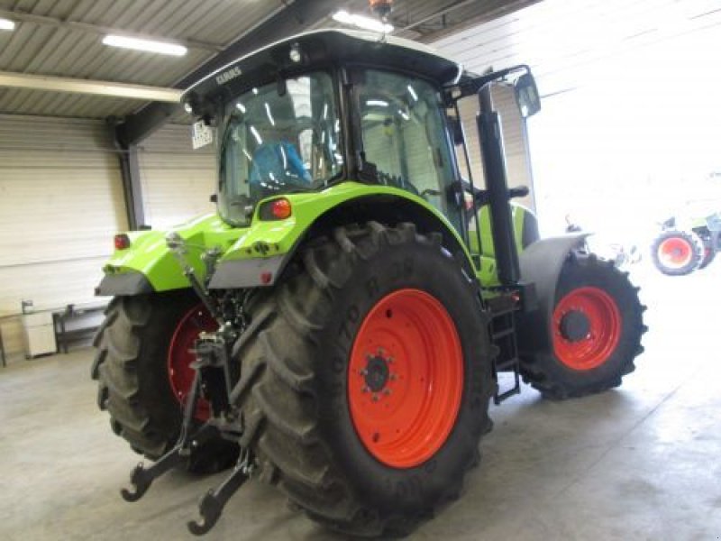 Traktor van het type CLAAS ARION620CIS, Gebrauchtmaschine in VELAINES (Foto 4)